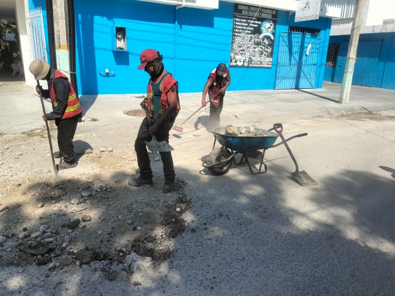 A paso firme programa de bacheo en la capital del estado: SEOP