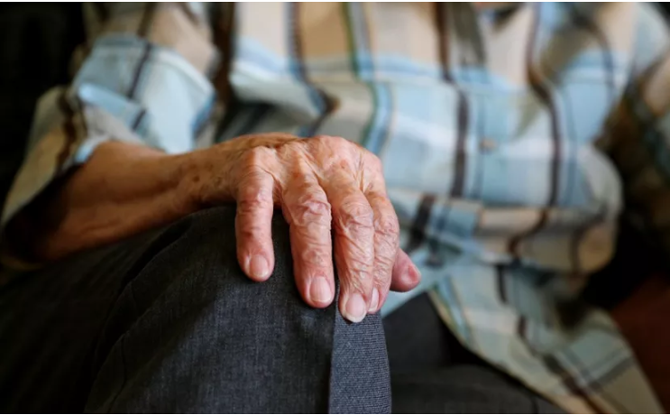 Abuelitos “sufren” por retraso en cobro de ‘Pensión Bienestar’