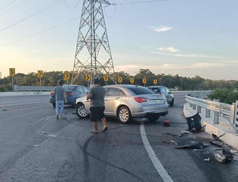 Accidente vial en Av. Prolongación Chac Mool causa afectaciones al tránsito