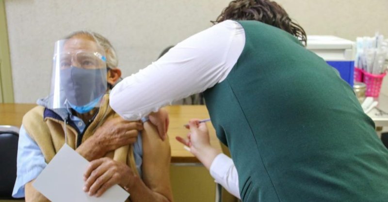 Adultos mayores, los primeros vacunados contra la COVID en CDMX y Edomex