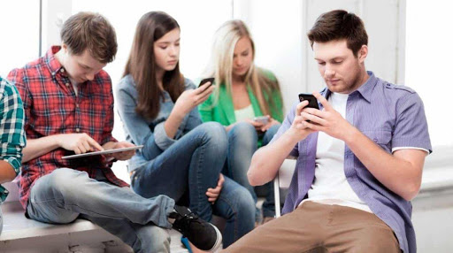 Alumnos de preparatoria tendrán internet gratis en sus teléfonos en Quintana Roo