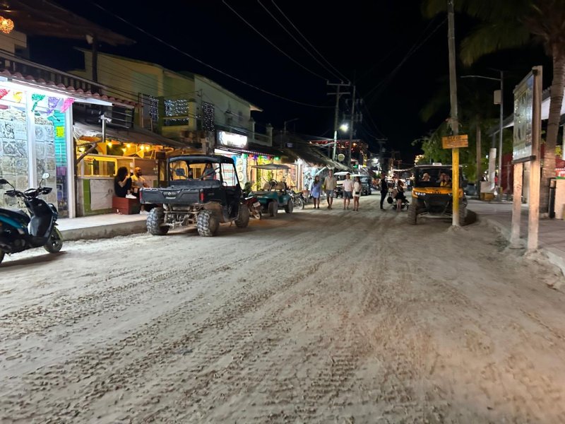 Aprueban y reconocen holboxeños recuperación de calles de la Isla