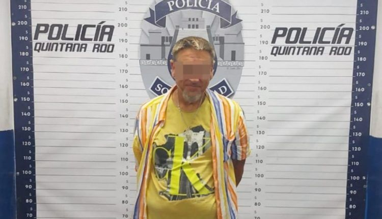 Arrestan a sonriente “gabacho” vendiendo marihuana en Playa del Carmen.