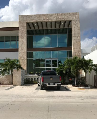Asaltan notaría en Cancún y se llevan 200 mil pesos