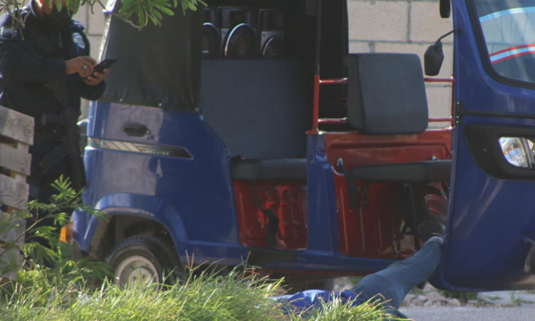 Balean a operador de mototaxi de 17 años en Cancún