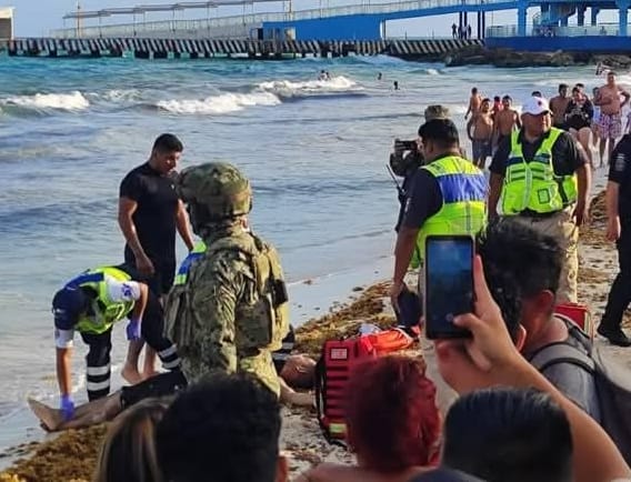 Bañista fallece ahogado en playa Fundadores