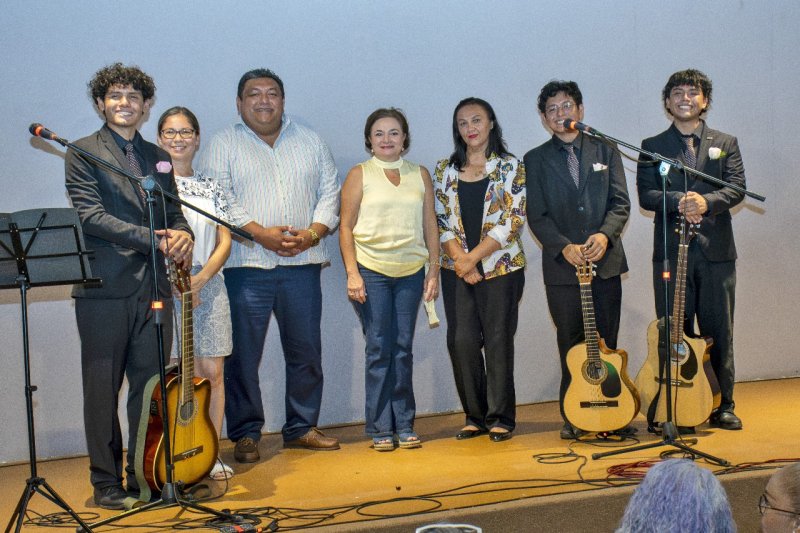 Brillan jóvenes talentos cozumeleños en “Serenata a Mamá” presentada por la FPMC