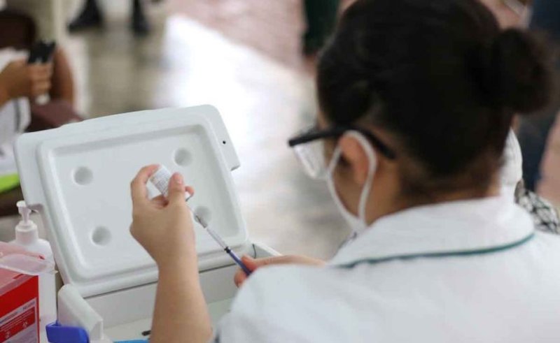 Cancún: Más de 33 mil trabajadores de la educación esperan vacunas contra Covid