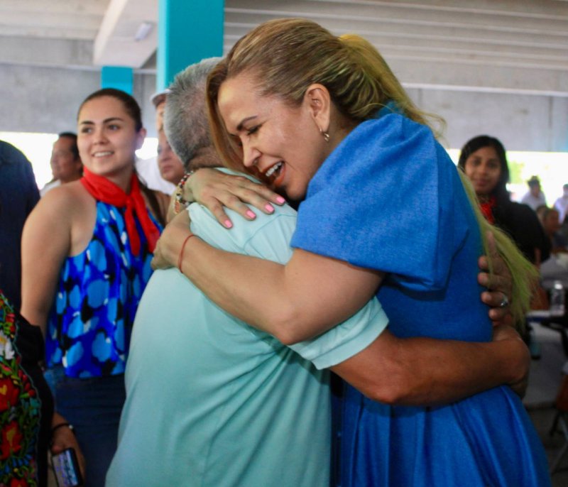 Celebra gobierno municipal a adultos mayores
