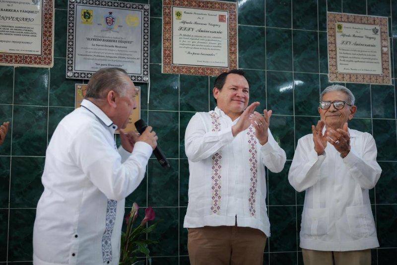 Celebran 50 aniversario de la escuela federal número 5 “Alfredo Barrera Vásquez”