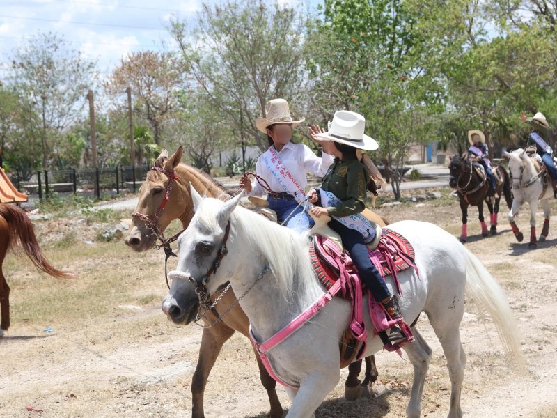 Celebran el Mes de la Niñez en Los Paseos