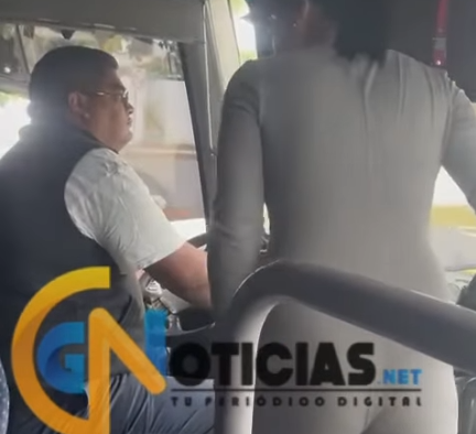 Chofer del Valle choca a ciudadana y la encierra en el camión tras reclamo