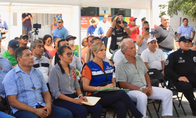 Colocan primera piedra por dignificación de Puerto Aventuras