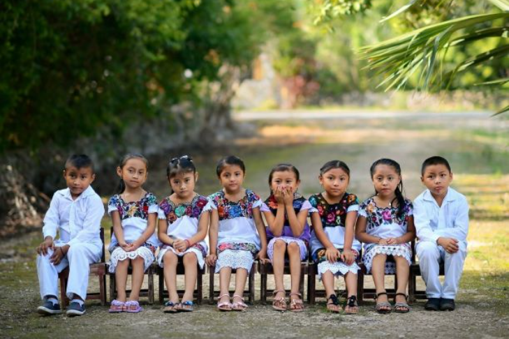 <a href="https://www.lajornadamaya.mx/quintana-roo/198066/con-huipiles-y-guayaberas-pequenos-de-hondzonot-festejan-su-fin-de-cursos#">Con huipiles y guayaberas pequeños de Hondzonot festejan su fin de cursos</a>
