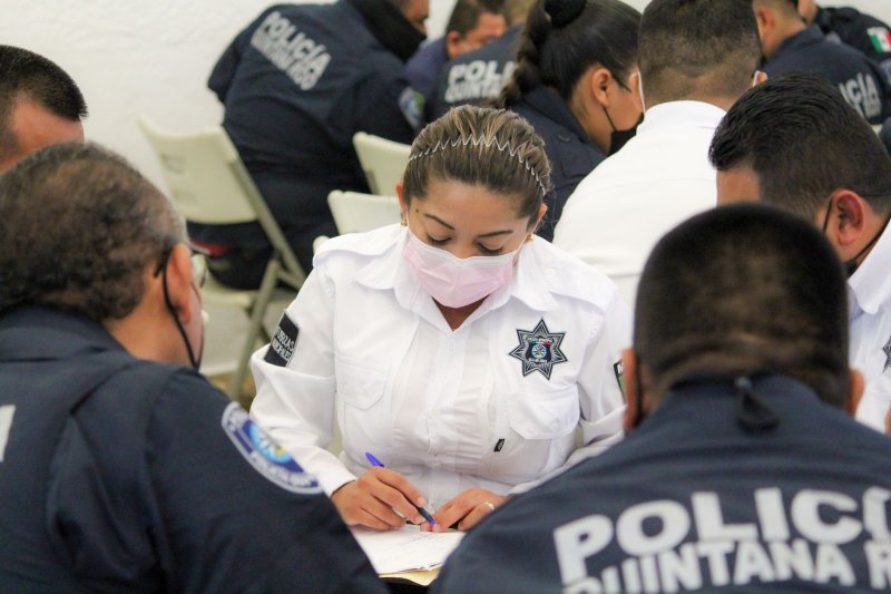 CONTINÚA PROFESIONALIZACIÓN DE LA POLICÍA DE ISLA MUJERES