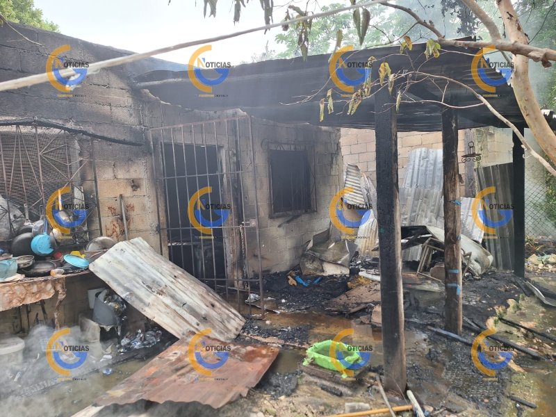 Devastador incendio termina con una vivienda