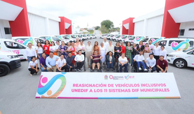 DIF Quintana Roo entrega en comodato vehículos inclusivos a los 11 DIF municipales