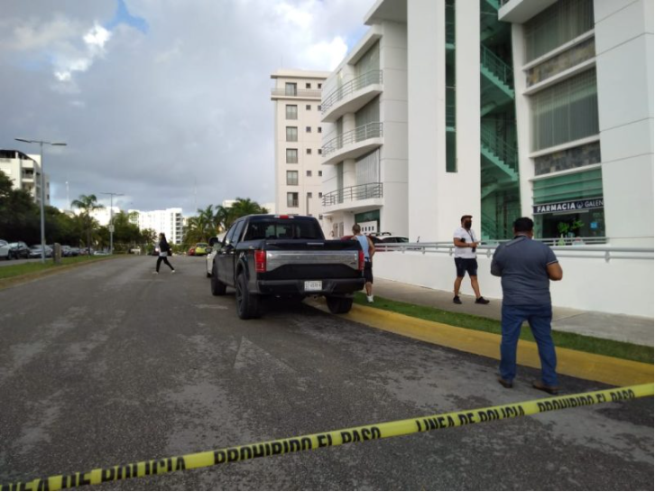 Disparan contra tres personas atrás del Hospital Galenia de Cancún