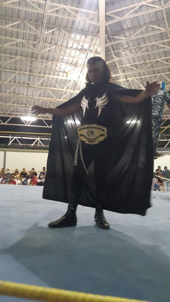 El luchador Jose Alberto «El Ejecutor» Pide espacios para arena y escuela de lucha libre