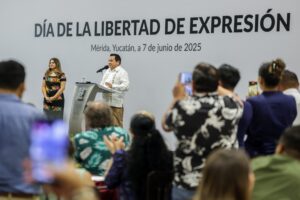 Gobierno del Renacimiento Maya reconoce trayectoria de destacados comunicadores