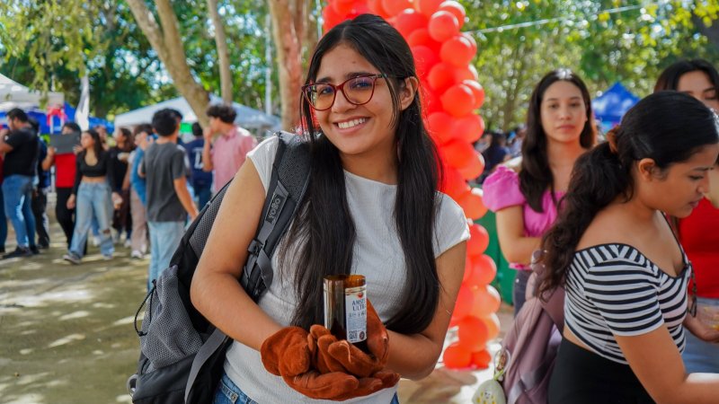 Impulsa IQJ la cultura del reciclaje en el “Mercado tucán del amor”