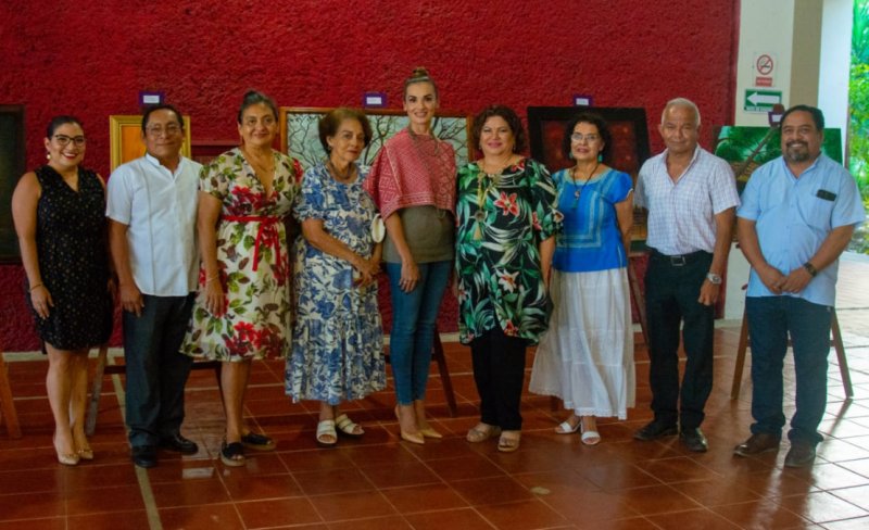 Inauguran exposición pictórica “Mujeres en las artes plásticas” en el Museo de la Cultura Maya