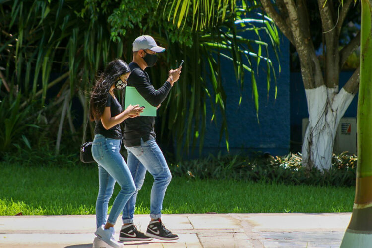 Instalarán módulos en escuelas para que los mayores de edad se den de alta ante el RFC