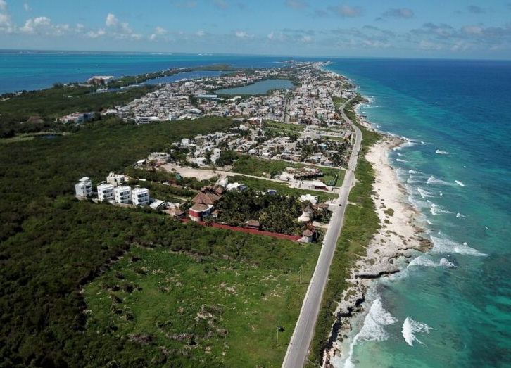 Isla Mujeres, un paraíso en medio de toneladas de heces