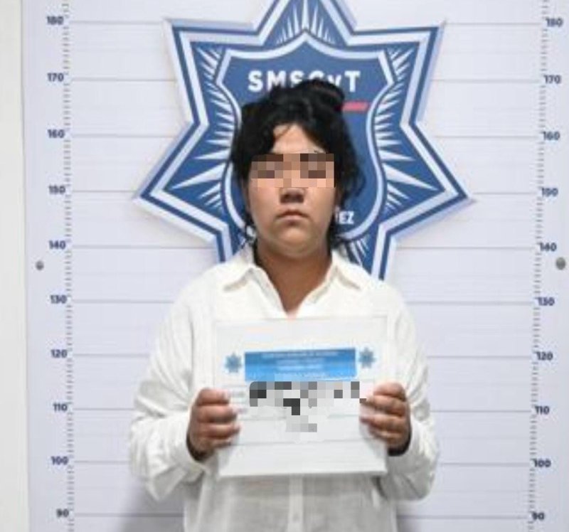 Joven es detenida al intentar robar ropa en centro comercial
