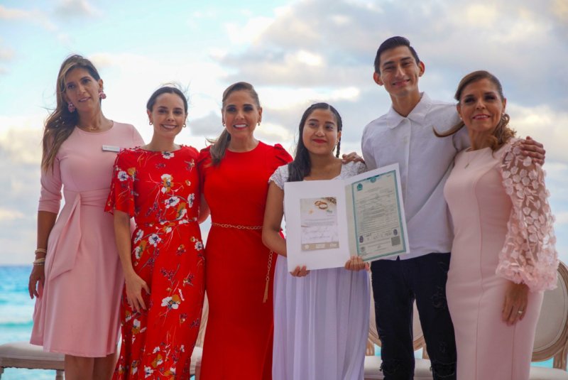 Mara Lezama atestiguó la unión de 402 parejas en Playa Marlín