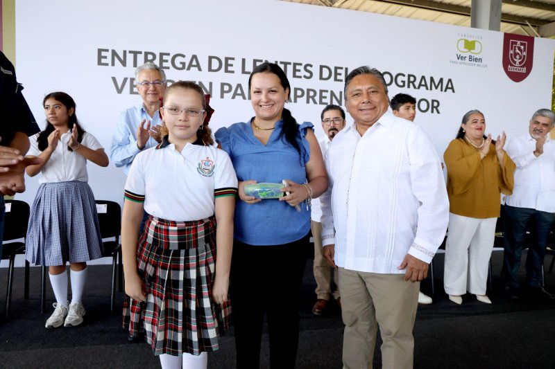 Más de 3,600 estudiantes reciben lentes gratuitos para mejorar su aprendizaje
