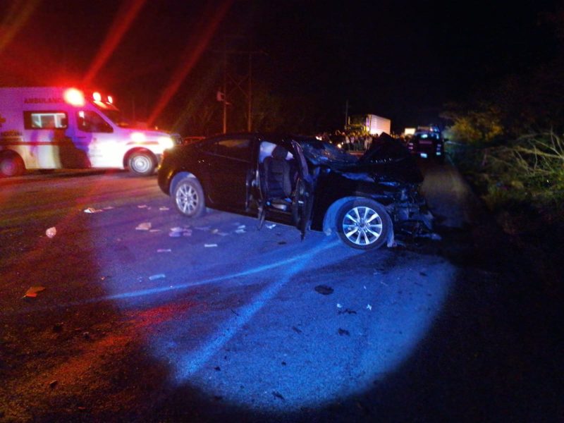 Mueren tres en choque carretero en Tulum