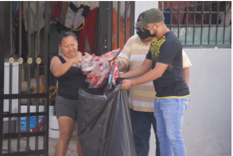Acopian plástico para construir un salón de clases sustentable en el Cobach de Puerto Morelos