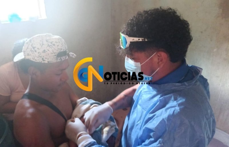 La vida se abrió paso esta tarde en la Región 228 de Cancún, cuando un bebé de sexo masculino llegó al mundo en circunstancias extraordinarias.