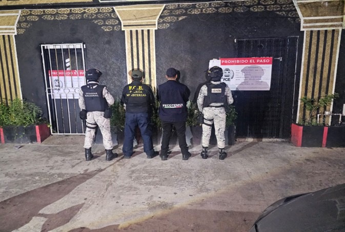 Rescatan FGE Quintana Roo y Guardia Nacional a 33 mujeres víctimas de trata y prostitución, durante dos cateos en Benito Juárez