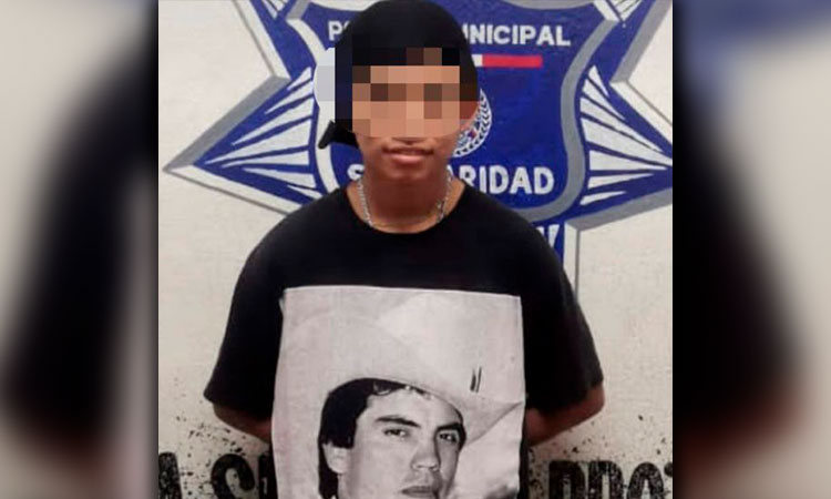 Policía de Solidaridad asegura a un joven con varias dosis de droga, tras sorprenderlo circulando sin luces