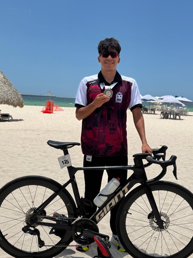 Conquista Emiliano Díaz una plata para Quintana Roo en el arranque del Triatlón de la Olimpiada Nacional CONADE 2025