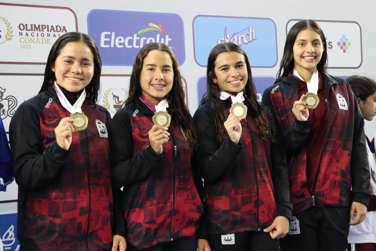 Llega el Selectivo de Natación quintanarroense a 10 medallas de oro en la Olimpiada Nacional CONADE 2025