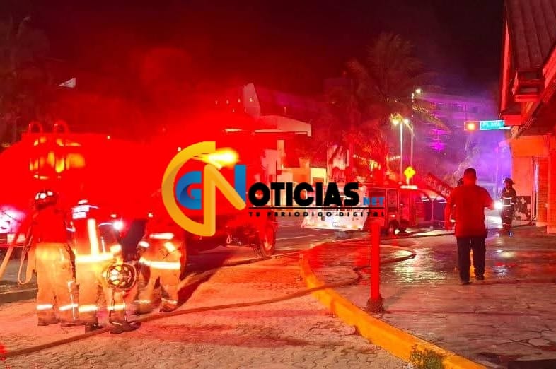 Lo que antes era un lujoso restaurante ardió en llamadas durante la madrugada de hoy en el kilómetro 11.5,