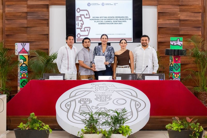Cabildo de Playa del Carmen defiende a la ciudadanía y exige a empresas reparar correctamente calles y banquetas