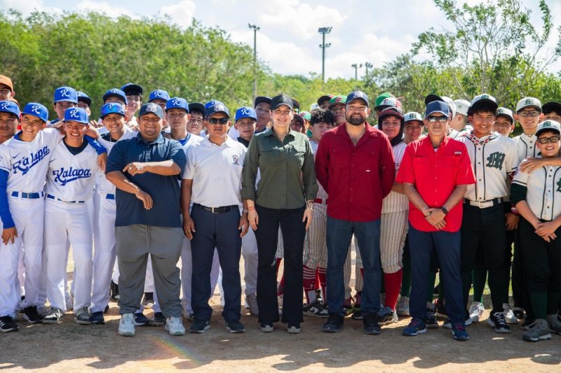 Estefanía Mercado abre las puertas de Playa del Carmen al torneo de béisbol juvenil más importante del país