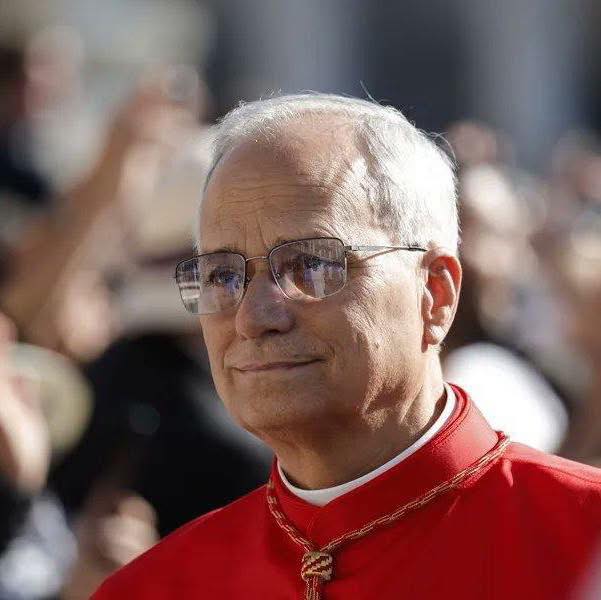 La Iglesia Católica anunció la elección de su nuevo líder espiritual: el cardenal estadounidense Robert Francis Prevost Martínez, quien ha adoptado el nombre de León XIV.