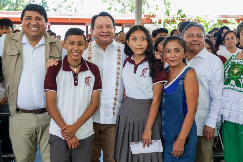 ARRANCA LA ENTREGA DE TARJETAS DE LA BECA UNIVERSAL DE EDUCACIÓN MEDIA SUPERIOR “BENITO JUÁREZ”
