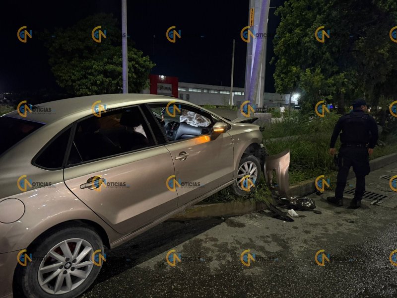 Un fuerte accidente que dejó cuantiosos daños materiales movilizó a las autoridades en la Región 251
