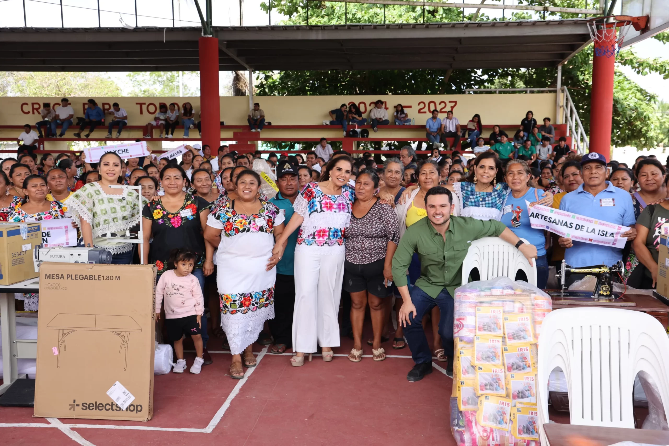 Mujeres mayas son un orgullo para este gobierno diferente; queremos verlas empoderadas, felices: Mara Lezama