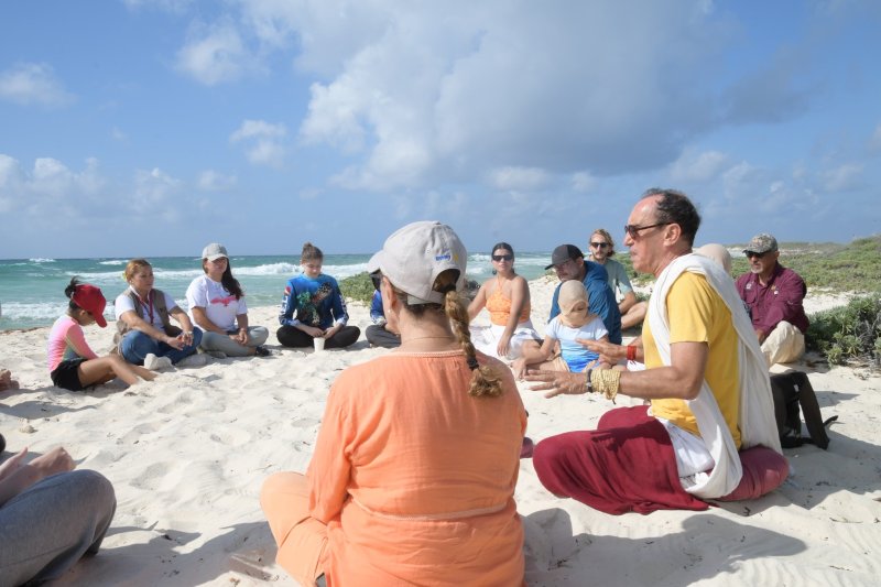 Fomenta la FPMC la conciencia ambiental a través de la meditación y restauración del manglar en Punta Sur