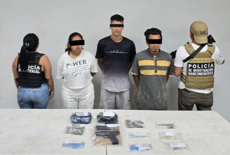 Arresta FGE de Quintana Roo a seis personas por narcomenudeo en Benito Juárez; portaban armas de fuego con cartuchos útiles