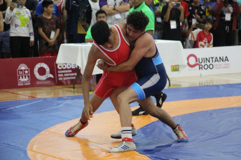 Arranca con éxito la eliminatoria Macro Regional de Luchas Asociadas en el renovado Gimnasio “Nohoch Suku’n”