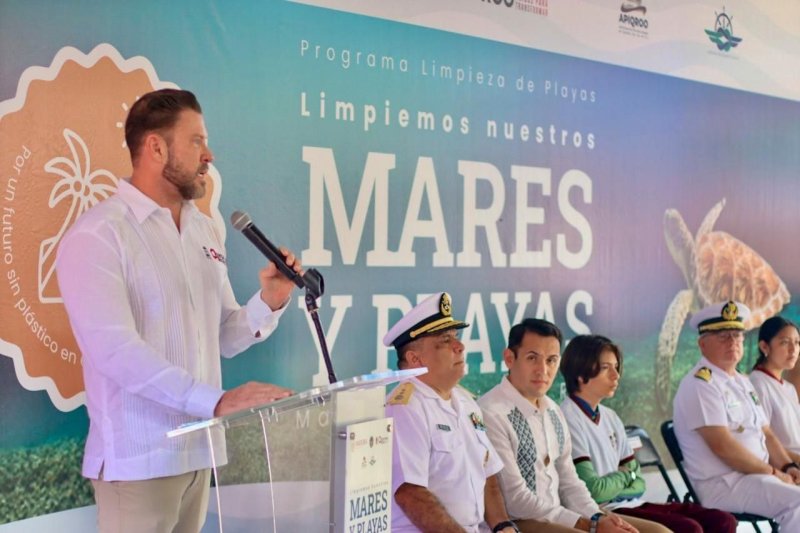 Realiza APIQROO con SEMAR y Coordinación General de Puertos y Marina Mercante jornada de limpieza de playas en Mahahual