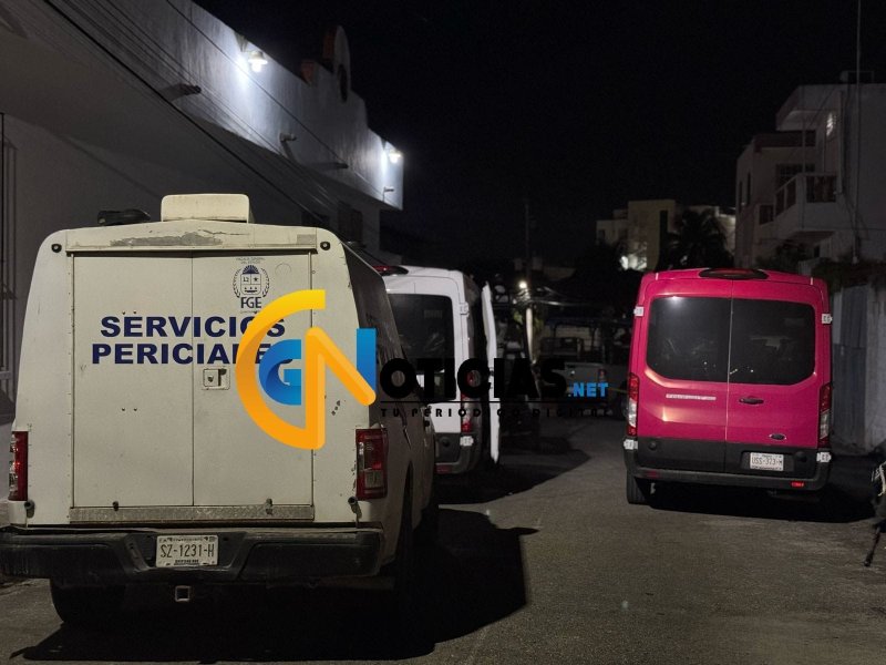 Intensa movilización policiaca para complementar orden de cateo en establecimiento de la supermanzana 64.